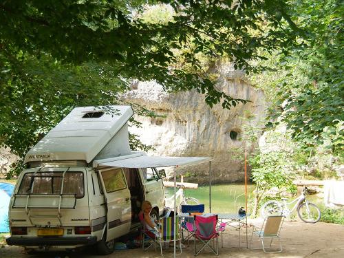 emplacement bord riviere camping blaquiere gorges du tarn