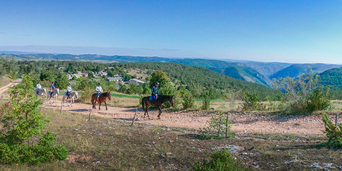 chevaux au vent gorges du tarn partenaire camping la blaquiere