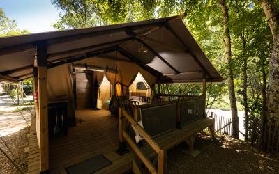 Lodge kenya34 exterieur camping la blaquiere gorges du tarn