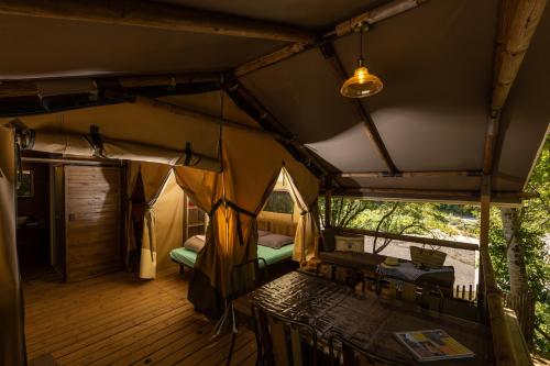 lodge kenya34 camping la blaquiere terrasse gorges du tarn