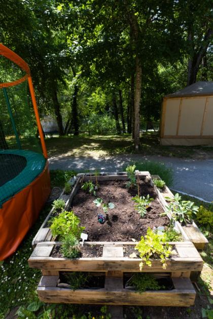 bac plantes aromatiques camping la blaquiere gorges du tarn lozere occitanie